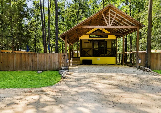 1st image of 709 Alta Vista Dr, Livingston, TX 77351 | MLS# 89095270
