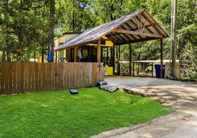 3rd image of 709 Alta Vista Dr, Livingston, TX 77351 | MLS# 89095270