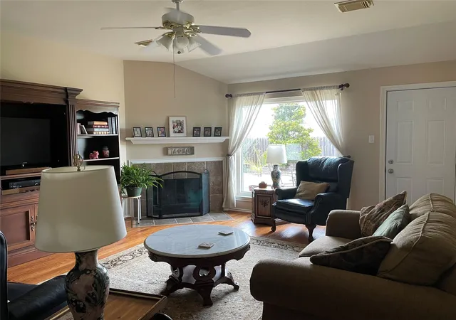 3rd image of 19631 Amistad Dr, Tomball, TX 77375 | MLS# 16415068