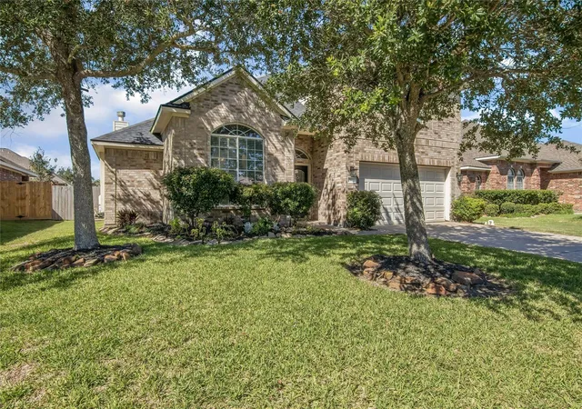1st image of 810 Hallmark Oak St, Seabrook, TX 77586 | MLS# 20313119