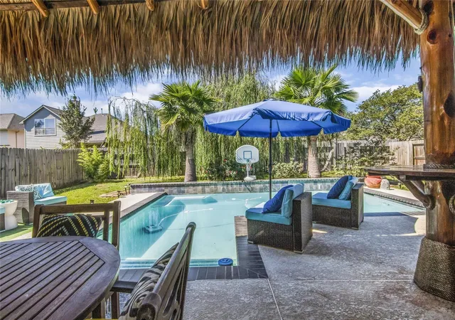 2nd image of 810 Hallmark Oak St, Seabrook, TX 77586 | MLS# 20313119