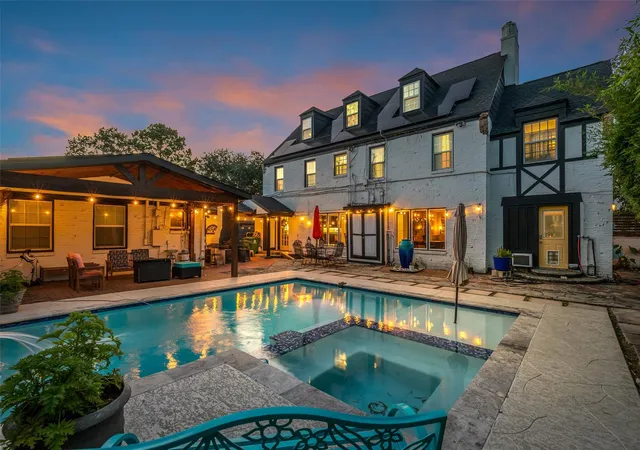 3rd image of 4304 Roseneath Dr, Houston, TX 77021 | MLS# 86911174