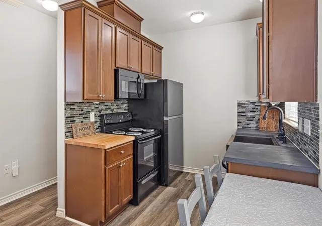2nd image of 5017 Avenue K, Galveston, TX 77551 | MLS# 47269589