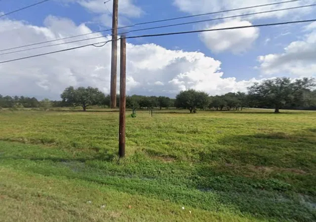 4th image of 15703 Cypress Garden Dr, Tomball, TX 77377 | MLS# 82976025