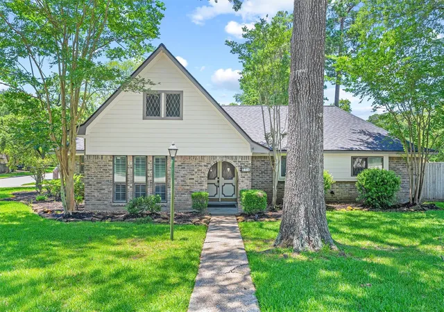 Homes for sale in Conroe, TX | 826 N Rivershire Dr, Conroe, TX 77304 | MLS# 65768250