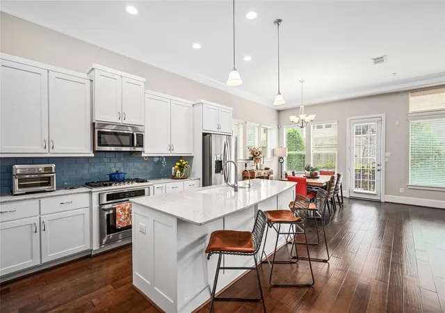 5th image of 1407 Devonshire Manor Ln, Houston, TX 77055 | MLS# 7720996