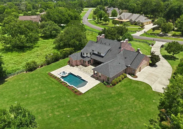 2nd image of 32102 Rolling Woods Trl, Fulshear, TX 77441 | MLS# 51395538