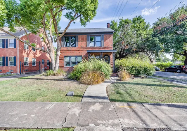Photo 1 of Single family home for sale at 1900 Hawthorne St, Houston, TX 77098 | MLS# 50882324 | Listing updated on 2026-09-11