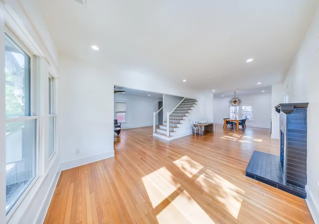Photo 3 of Single family home for sale at 1900 Hawthorne St, Houston, TX 77098 | MLS# 50882324 | Listing updated on 2026-09-11