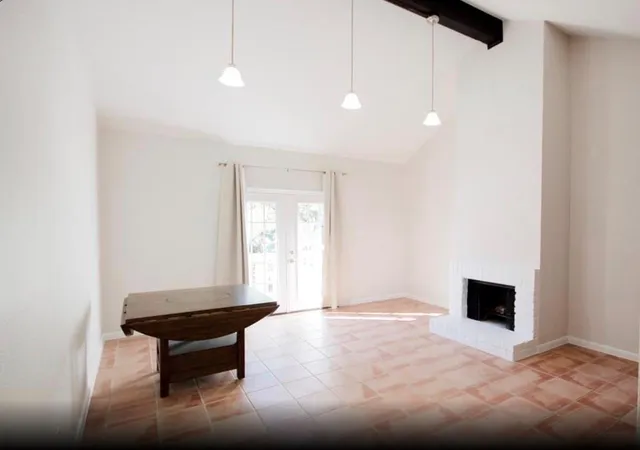Photo 3 of Condo for sale at 2100 Tanglewilde St #428, Houston, TX 77063 | MLS# 50799720 | Listing updated on 2026-09-18