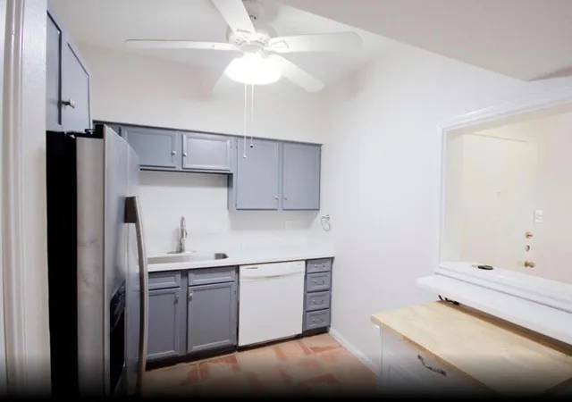 Photo 4 of Condo for sale at 2100 Tanglewilde St #428, Houston, TX 77063 | MLS# 50799720 | Listing updated on 2026-09-18