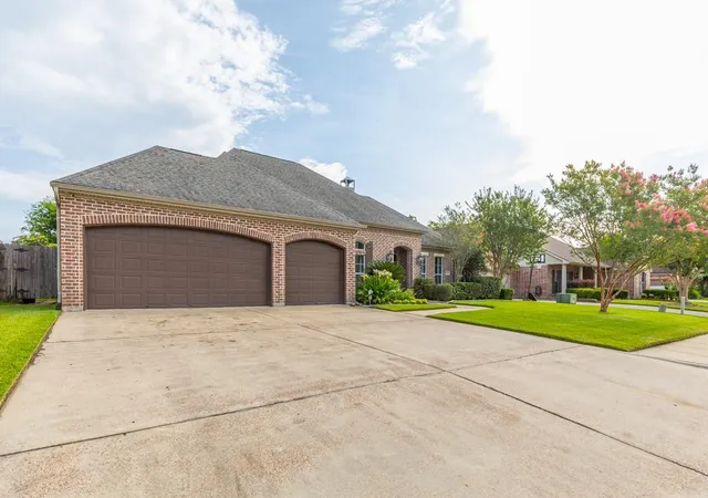 Photo 3 of Single family home for sale at 6330 Claybourn Dr, Beaumont, TX 77706 | MLS# 75553245 | Listing updated on 2026-07-27