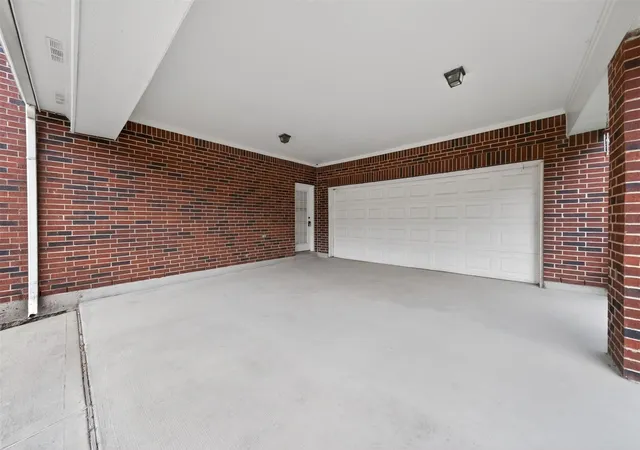 Photo 3 of Single family home for sale at 4319 Oak Forest Dr, Missouri City, TX 77459 | MLS# 35458361 | Listing updated on 2026-08-26