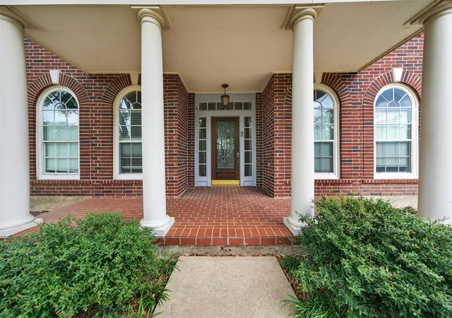 Photo 4 of Single family home for sale at 4319 Oak Forest Dr, Missouri City, TX 77459 | MLS# 35458361 | Listing updated on 2026-08-26