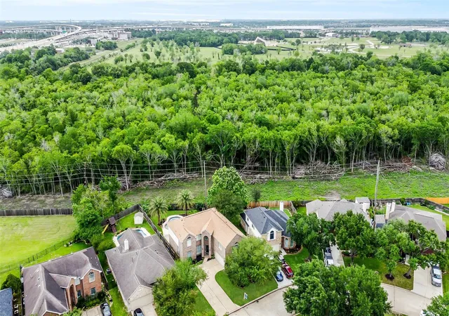 35th image of 2723 Sterling Fields Dr, Pearland, TX 77584 | MLS# 85134168