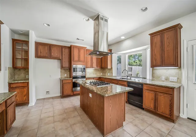 5th image of 2723 Sterling Fields Dr, Pearland, TX 77584 | MLS# 85134168