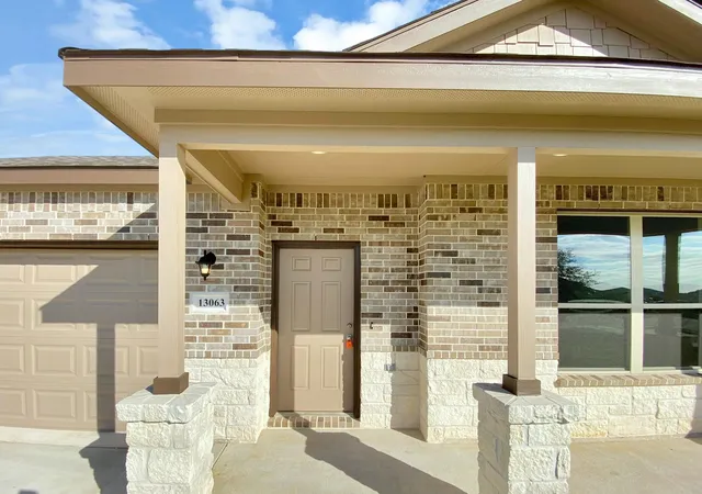 Photo 3 of Single family home for sale at 13063 Clear View Dr, Willis, TX 77318 | MLS# 61024035 | Listing updated on 2026-08-18