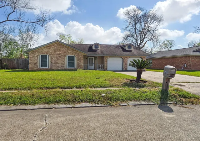 1st image of 103 Ironwood St, Lake Jackson, TX 77566 | MLS# 57457127
