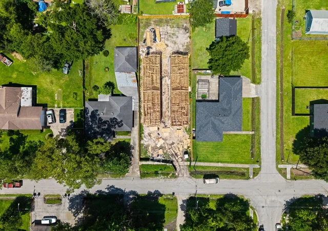 2nd image of 8317 Lavender St, Houston, TX 77016