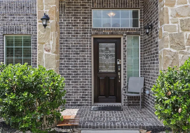 Photo 2 of Single family home for sale at 4318 Parkview Ter Ln, Dickinson, TX 77539 | MLS# 74886467 | Listing updated on 2026-08-10