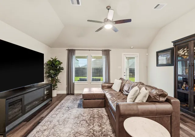 3rd image of 2634 Westward Hill Dr, Fresno, TX 77545 | MLS# 22610673