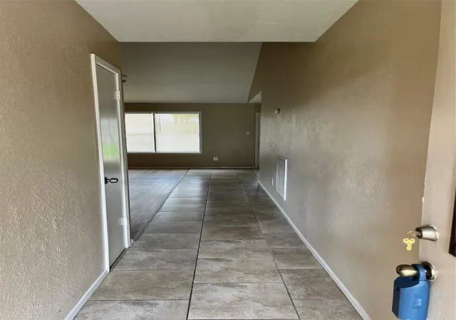 2nd image of 9910 Stonemont Rd, La Porte, TX 77571 | MLS# 53520189