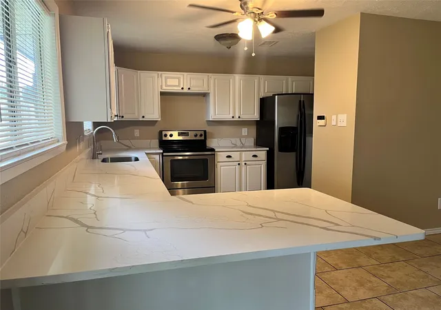 3rd image of 9910 Stonemont Rd, La Porte, TX 77571 | MLS# 53520189