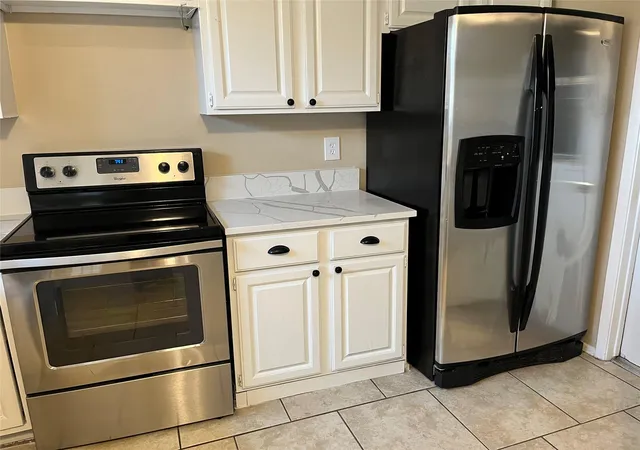 5th image of 9910 Stonemont Rd, La Porte, TX 77571 | MLS# 53520189