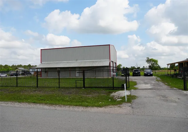 3rd image of 8417 Los Robles Ave, Alvin, TX 77511 | MLS# 3547189