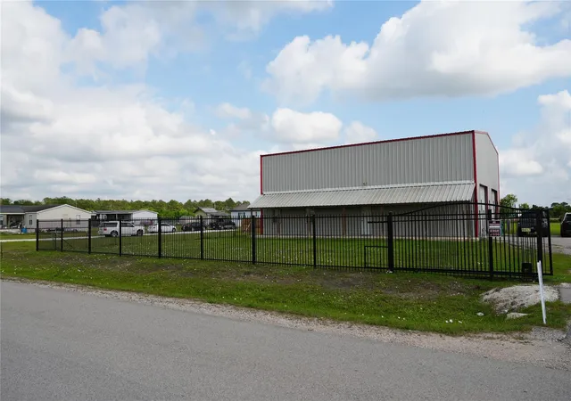 4th image of 8417 Los Robles Ave, Alvin, TX 77511 | MLS# 3547189