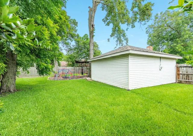 Homes for sale in Lake Jackson, TX | 107 Mistletoe St, Lake Jackson, TX 77566 | MLS# 59560341