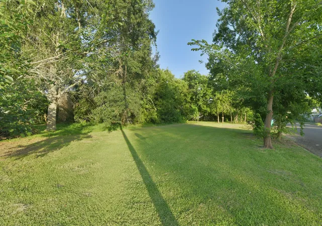 Photo 2 of Land for sale at 613 W Nazro St, Baytown, TX 77520 | MLS# 55577270 | Listing updated on 2026-09-15