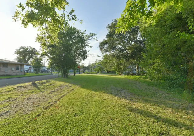 Photo 3 of Land for sale at 613 W Nazro St, Baytown, TX 77520 | MLS# 55577270 | Listing updated on 2026-09-15