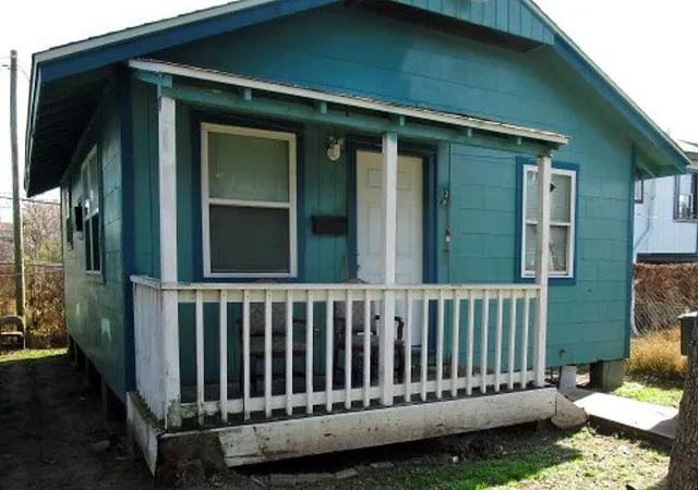 Listing Photo 4 - Condo for sale in building located at 3705 Winnie, Galveston, TX 77550