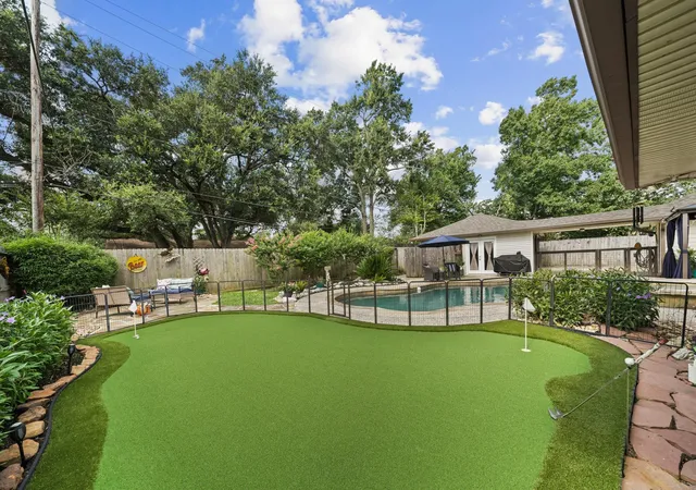 4th image of 330 Bayou View Dr, Seabrook, TX 77586 | MLS# 30848386