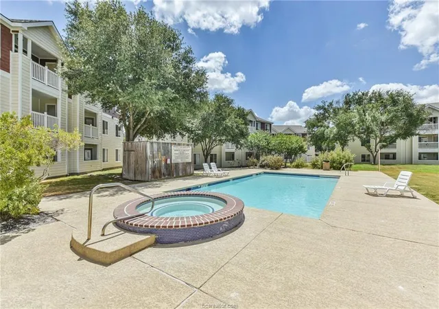 image of 529 Sw Pkwy Pkwy, College Station, TX 77840
