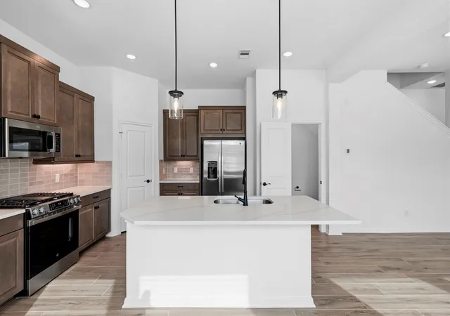 Photo 4 of Sale Pending at 511 Water Ash Ct, Montgomery, TX 77316 | MLS# 41409350 | Listing updated on 2026-09-08