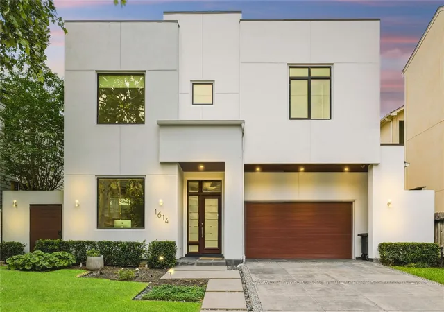 Photo 1 of Single family home for sale at 1614 Driscoll St, Houston, TX 77019 | MLS# 75260756 | Listing updated on 2026-09-15