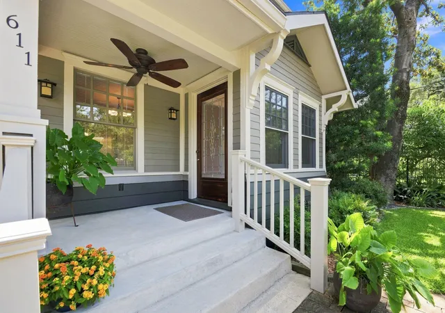 3rd image of 611 W Main St, Houston, TX 77006 | MLS# 92864120