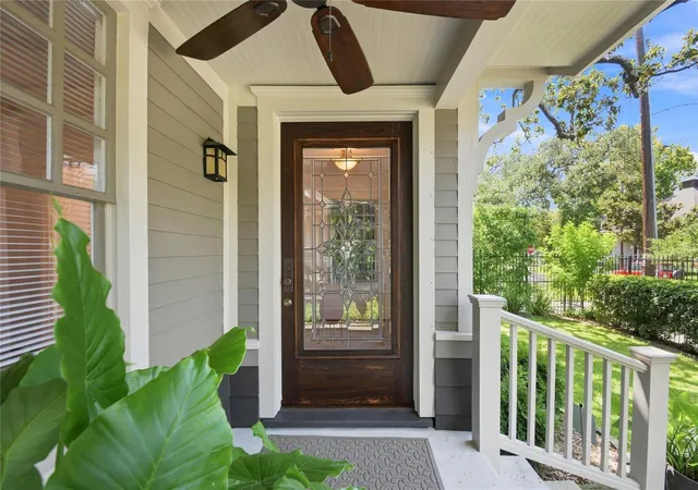4th image of 611 W Main St, Houston, TX 77006 | MLS# 92864120