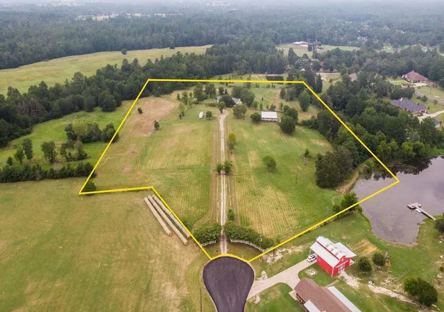 1st image of 150 Canyon Run Blvd, Huntsville, TX 77320 | MLS# 35954566