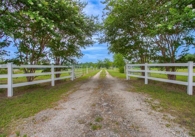 Photo 3 of Land for sale at 150 Cyn Run Blvd, Huntsville, TX 77320 | MLS# 35954566 | Listing updated on 2026-07-10