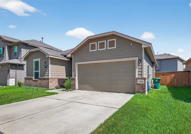 Photo 3 of Single family home for sale at 7615 Nevaeh Crst Path, Houston, TX 77016 | MLS# 61683288 | Listing updated on 2026-03-22