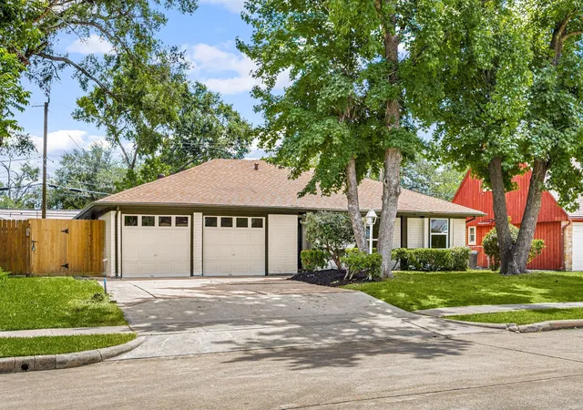 Photo 4 of Single family home for sale at 1510 Spillers Ln, Houston, TX 77043 | MLS# 36860580 | Listing updated on 2026-07-22