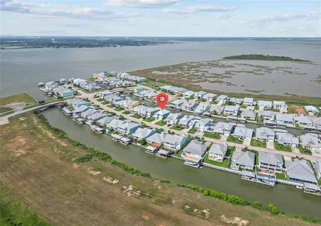 2nd image of 5205 Brigantine Cay Ct, Texas City, TX 77590 | MLS# 73792771