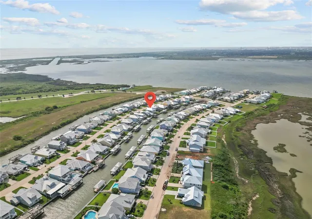 3rd image of 5205 Brigantine Cay Ct, Texas City, TX 77590 | MLS# 73792771