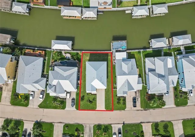 5th image of 5205 Brigantine Cay Ct, Texas City, TX 77590 | MLS# 73792771