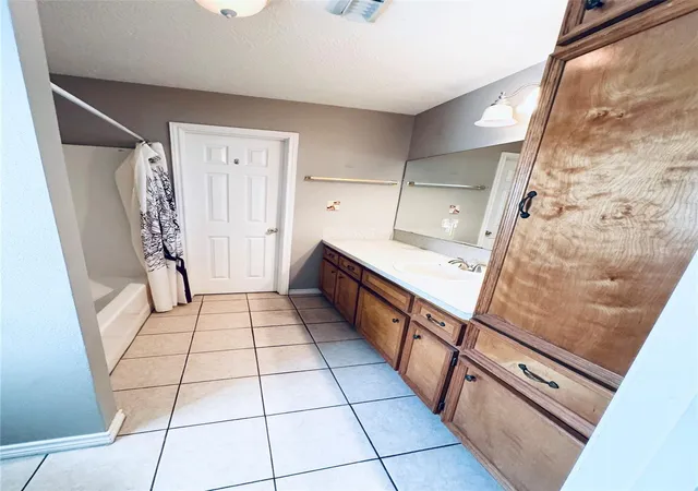 Photo 2 of Single family home for sale at 10991 Gilmore Rd, Cleveland, TX 77328 | MLS# 33481511 | Listing updated on 2026-08-25