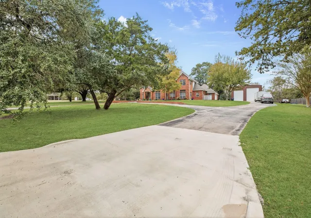 Homes for sale in Brenham, TX | 3905 N Briarwood Dr, Brenham, TX 77833 | MLS# 19456488