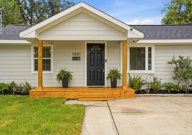 2nd image of 1001 Joseph St, Pasadena, TX 77506 | MLS# 37843961